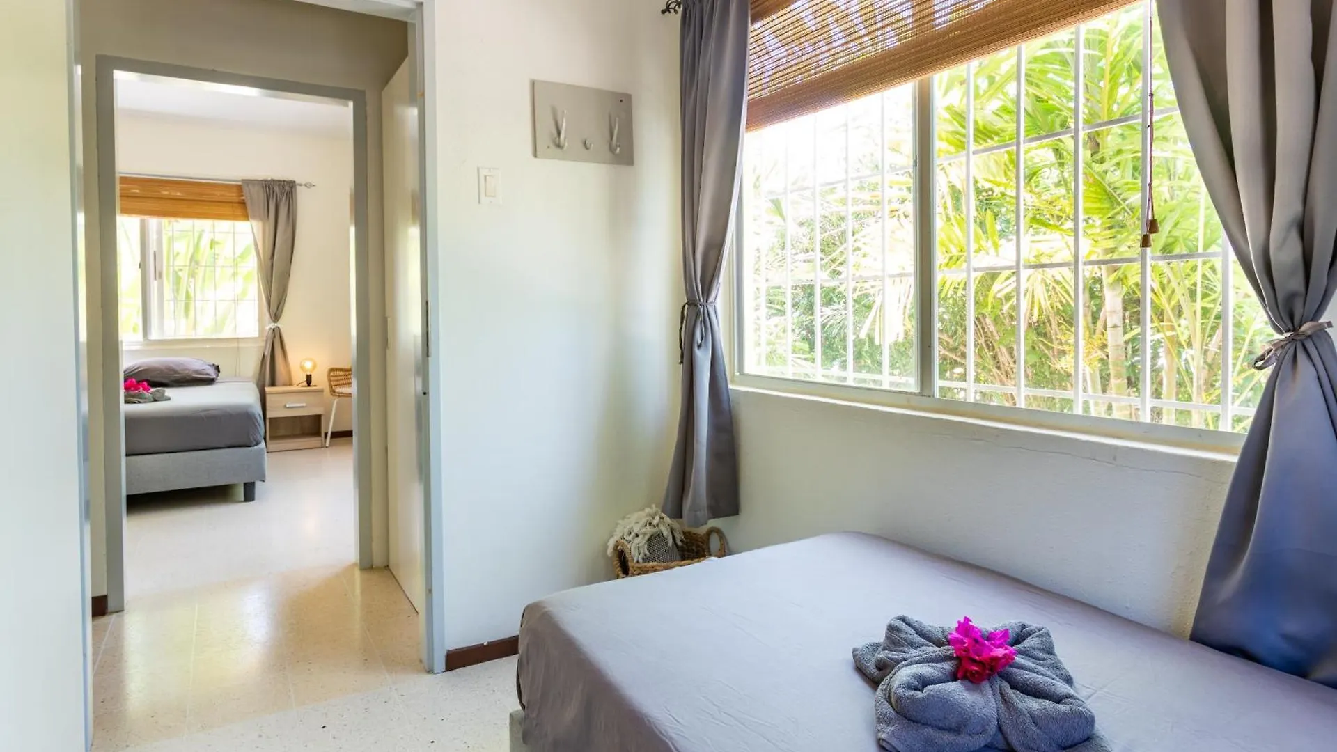 Villa Dushi Arembos, 6 Persons, Private Pool, Comfortable Car, Tropical Garden Grote Berg Curaçao